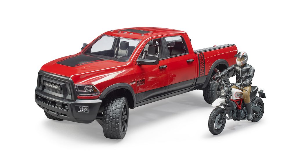 RAM 2500 s motorkou Ducati a řidičem - Bruder 02502 9 RAM 2500 s motorkou Ducati a řidičem - Bruder 02502 - Obrázek 9