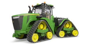 Ten hlavní dárek — dárky nad 1 000 Kč 17 Pásový traktor John Deere 9620RX