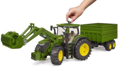 Traktor John Deere s přívěsem Bruder 3155