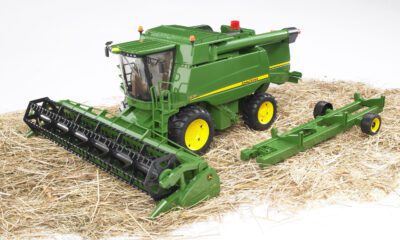 Kombajn John Deere Bruder 2132