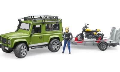 Land Rover Defender s motorkou - Bruder 02589