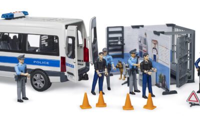 Bruder policejní stanice s figurkami a dodávkou