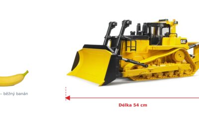Velký buldozer CAT - Bruder 02452 — skutečná velikost 54 × 28,5 × 27 cm, porovnání s banánem