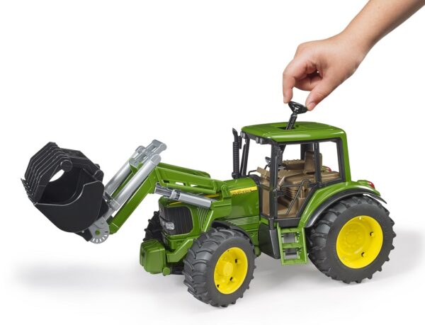 John Deere 6920 s předním nakladačem - Bruder 02052 - Obrázek 8