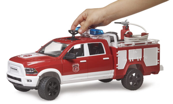 Hasičské auto RAM 2500 - Bruder 02544 - Obrázek 6