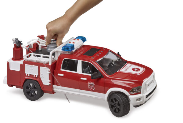 Hasičské auto RAM 2500 - Bruder 02544 - Obrázek 8