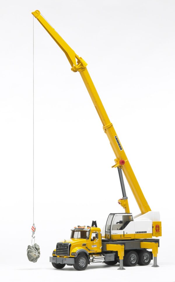 Nákladní automobil MACK Granite s jeřábem Liebherr - Bruder 02818 - Obrázek 3
