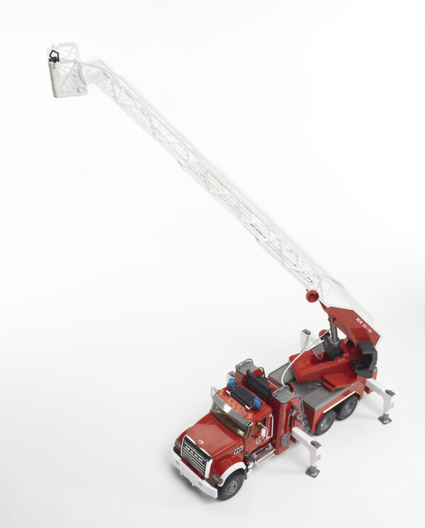 Hasičské auto MACK Granite - Bruder 02821 - Obrázek 6