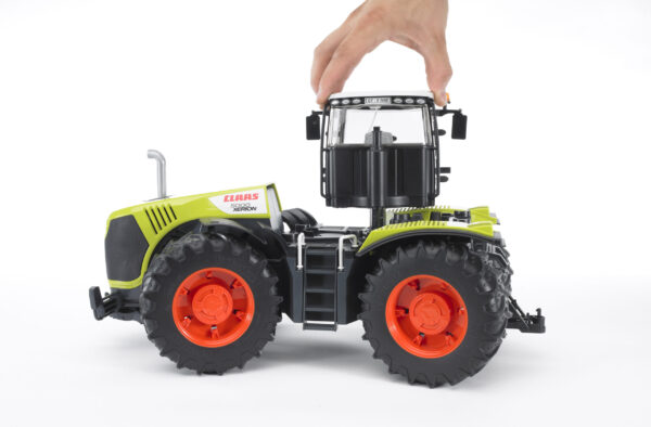 Traktor Claas Xerion 5000 - Bruder 03015 - Obrázek 5