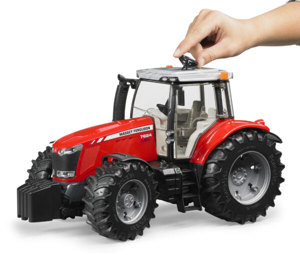 Traktor Massey Ferguson 7624 - Bruder 03046 - Obrázek 7
