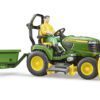 bworld Zahradní traktor John Deere s figurkou a příslušenstvím - Bruder 62104