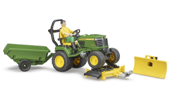 bworld Zahradní traktor John Deere s figurkou a příslušenstvím - Bruder 62104 - Obrázek 8