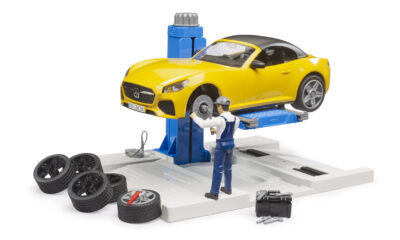 bworld autoservis s mechanikem a roadsterem - Bruder 62112