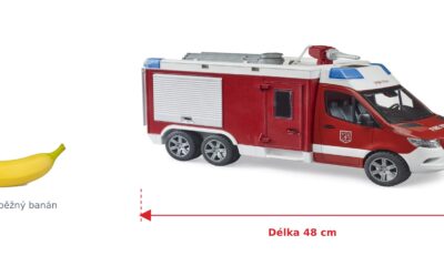 Hasičské auto MB Sprinter - Bruder 02680 — skutečná velikost 48 × 16 × 21 cm, porovnání s banánem