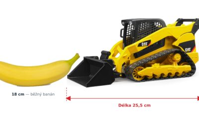 Malý pásový nakladač CAT 277C - Bruder 02136 — skutečná velikost 25,5 × 11,5 × 13,2 cm, porovnání s banánem