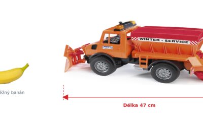 Silničáři MB Unimog - Bruder 02572 — skutečná velikost 47 × 16 × 19,5 cm, porovnání s banánem