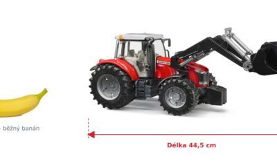 Traktor Massey Ferguson 7624 s nakladačem - Bruder 03047 — skutečná velikost 44,5 × 17,5 × 19,8 cm, porovnání s banánem